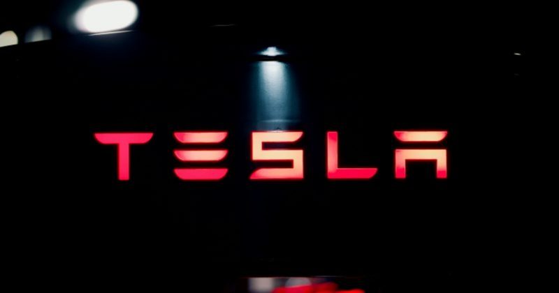 Tesla stock extends losses pre-market as selling pressure accelerates